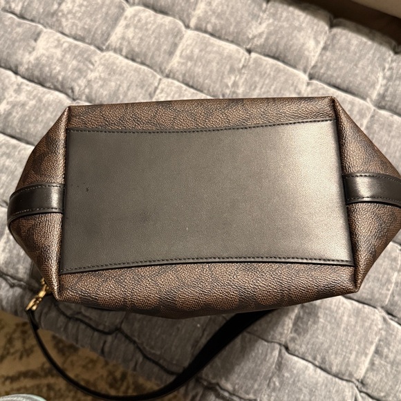 Coach Dark Brown Signature Shoulder Bag - Picture 4 of 8